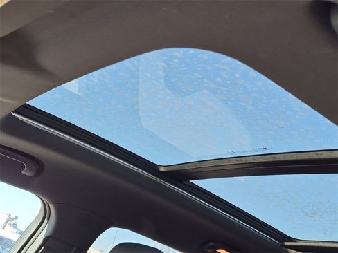 Used 2021 Chevrolet TrailBlazer RS w/ Sun and Liftgate Package image 21