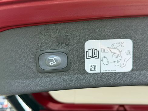 Used 2019 Ford Escape Titanium FWD image 28