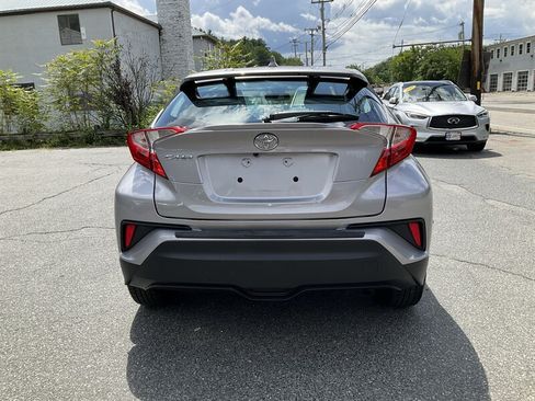 Used 2019 Toyota C-HR LE FWD image 6