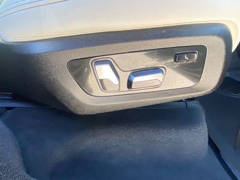 Used 2024 BMW X7 xDrive40i w/ Executive Package image 17