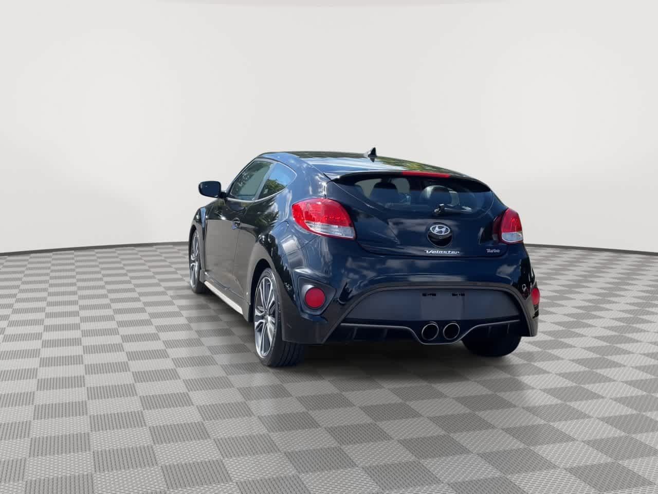 Used 2016 Hyundai Veloster Turbo FWD image 7