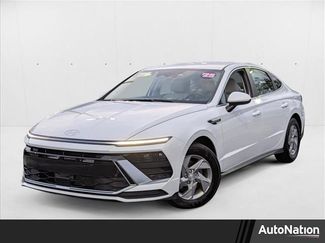 Used 2025 Hyundai Sonata SE image 1