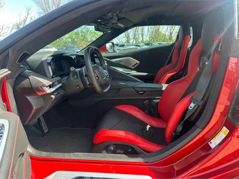 Used 2022 Chevrolet Corvette Stingray Premium Conv w/ Battery Protection Package RWD image 9