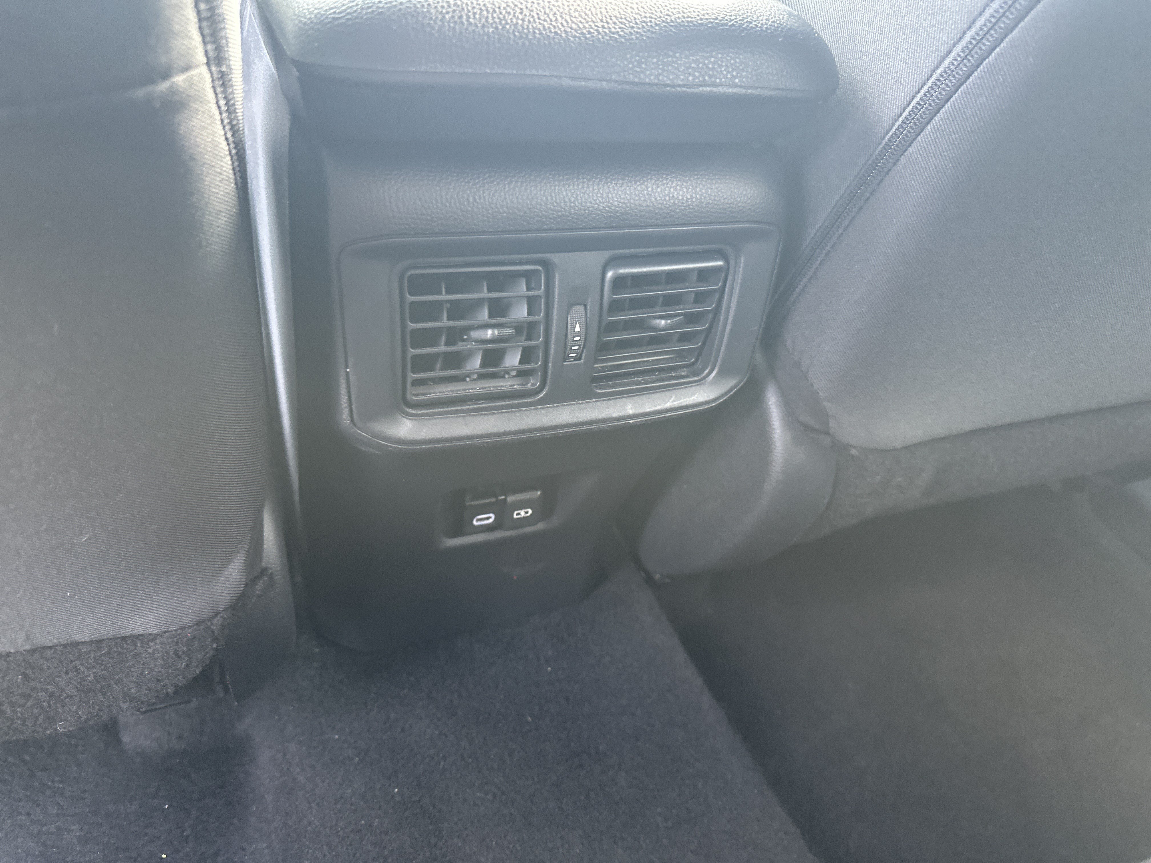 Used 2025 Toyota RAV4 XLE AWD/4WD image 24