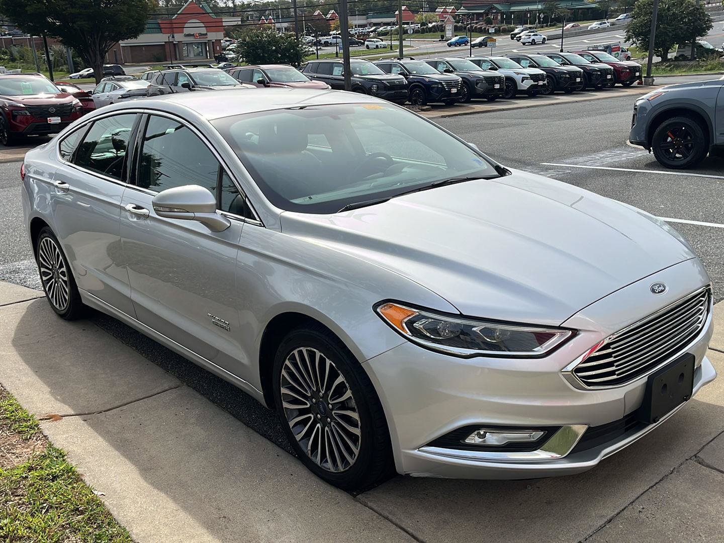 Used 2017 Ford Fusion Energi Titanium FWD image 2