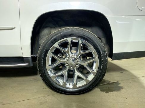 Used 2019 Cadillac Escalade ESV Luxury image 6