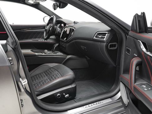 Used 2022 Maserati Ghibli Trofeo image 44
