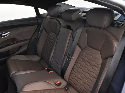 Used 2022 Audi e-tron GT Premium Plus w/ Performance Package image 26