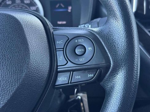 Used 2021 Toyota Corolla LE FWD image 67