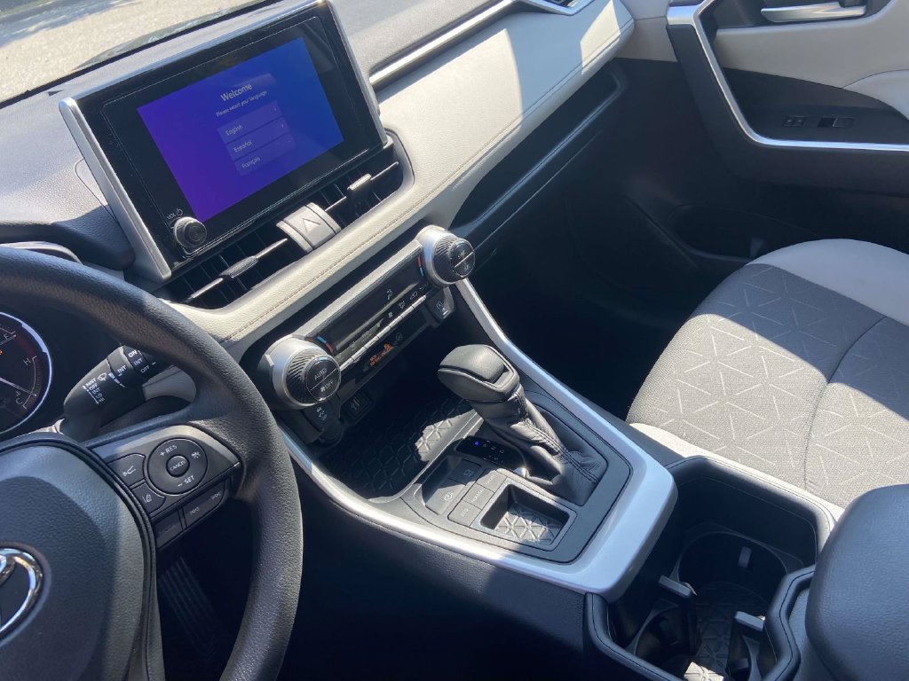 Used 2025 Toyota RAV4 XLE w/ Convenience Package FWD image 29