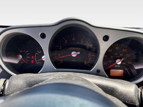 Used 2004 Nissan 350Z Coupe RWD image 9