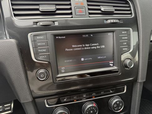 Used 2017 Volkswagen GTI Sport image 21