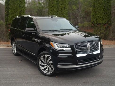 Used 2023 Lincoln Navigator Reserve w/ Equipment Group 201A image 16
