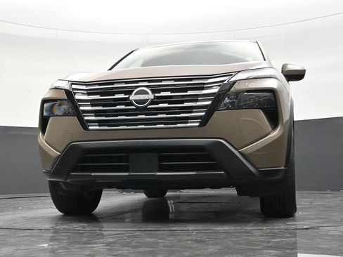 Used 2025 Nissan Rogue SV FWD image 27