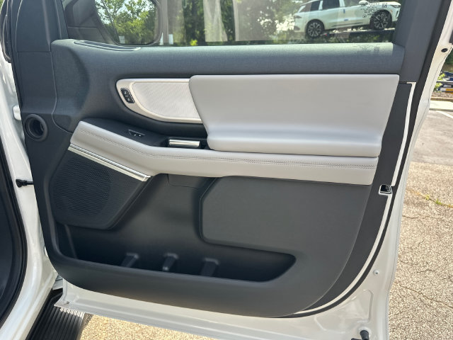 New 2026 Ford Expedition Active RWD image 16