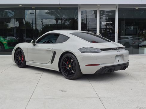 Certified 2022 Porsche 718 Cayman GTS RWD image 3