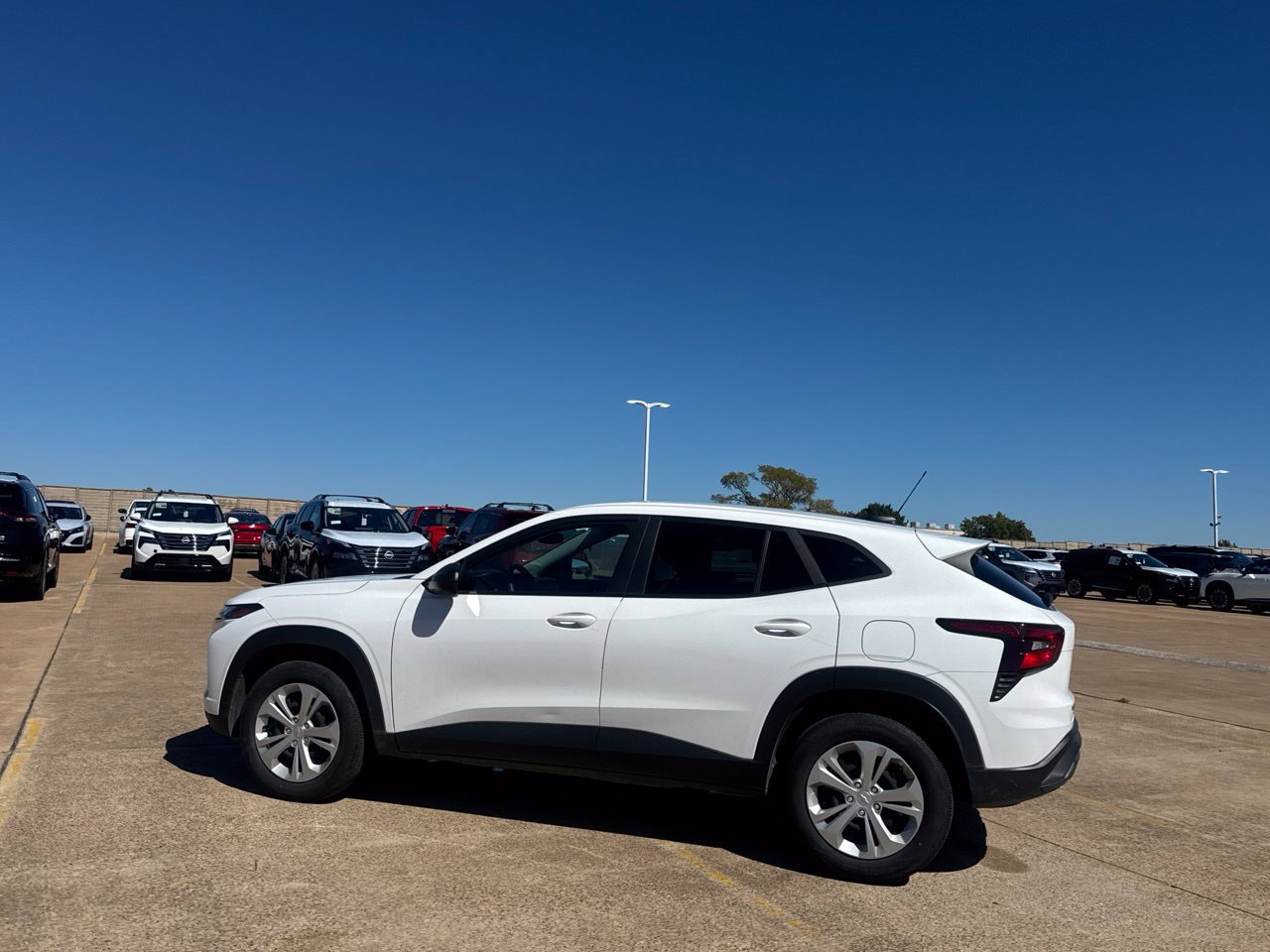 Used 2025 Chevrolet Trax LS FWD image 16