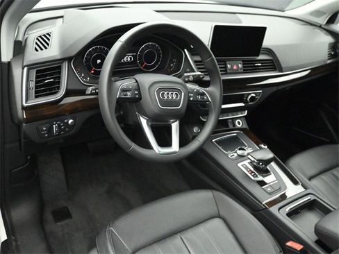 Used 2018 Audi Q5 Prestige w/ Prestige Package image 9