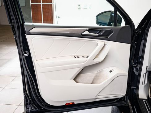 Used 2024 Volkswagen Tiguan SE R-Line image 24