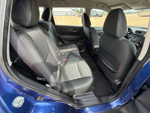 Used 2017 Nissan Rogue S AWD/4WD image 11