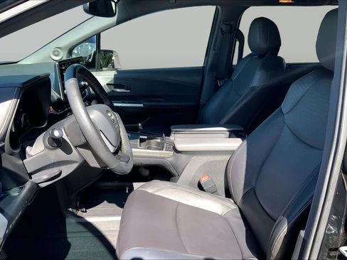 Used 2024 Toyota Sienna XLE Woodland Edition AWD/4WD image 8