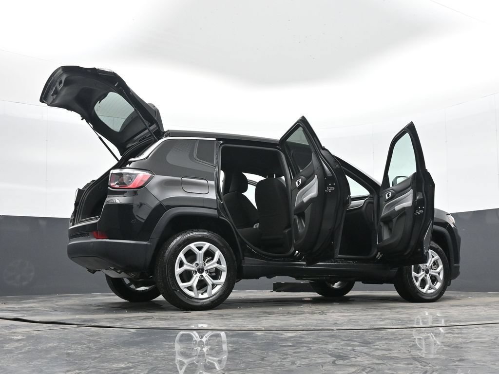 Used 2025 Jeep Compass Sport w/ Mopar Graphics Package AWD/4WD image 51