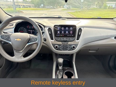 Used 2025 Chevrolet Malibu LT FWD image 5