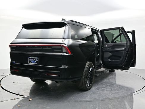 Used 2025 Lincoln Navigator L Reserve w/ Jet Appearance Package image 67