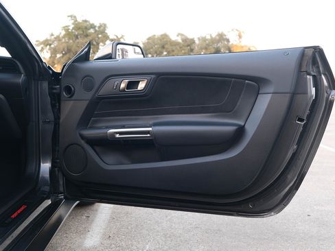 Used 2017 Ford Mustang Shelby GT350 image 21