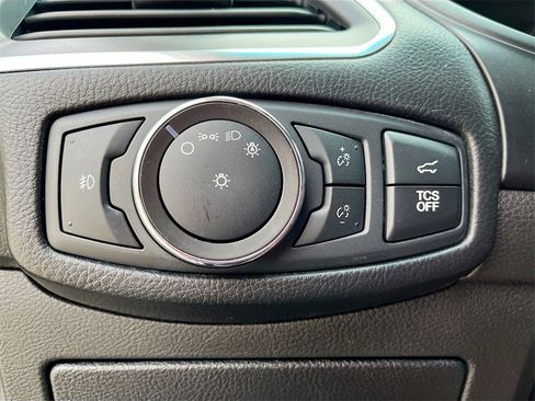 Used 2022 Ford Edge Titanium image 10