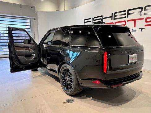 Used 2025 Land Rover Range Rover SE image 10