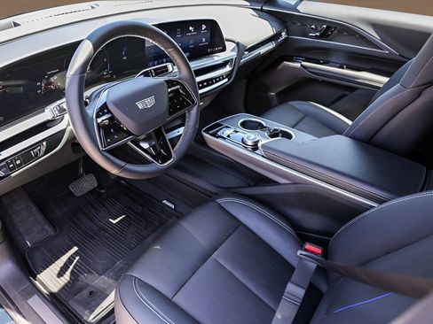 Certified 2024 Cadillac Lyriq Sport AWD/4WD image 9