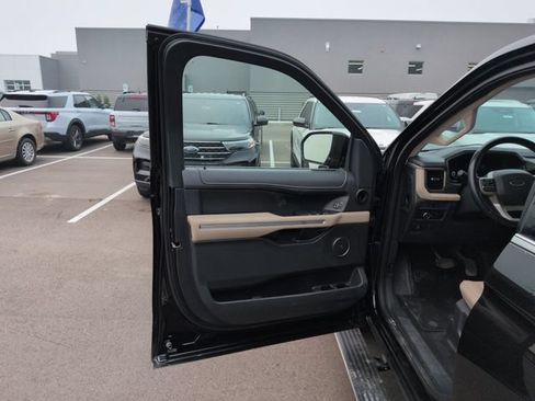 Certified 2023 Ford Expedition Limited AWD/4WD image 28