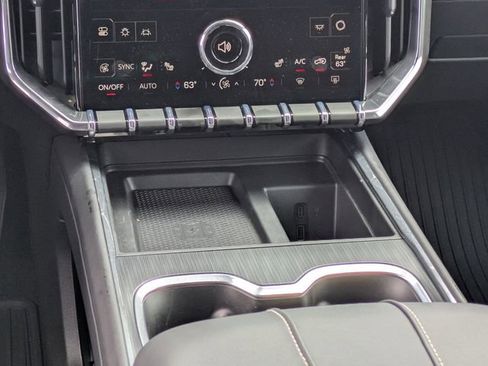 Certified 2025 GMC Acadia Elevation w/ Elevation Premium Package image 27