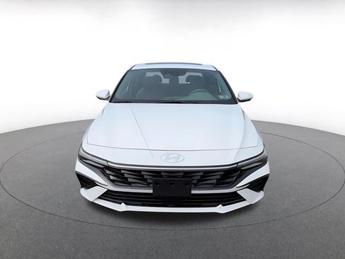 Used 2025 Hyundai Elantra SEL FWD image 5