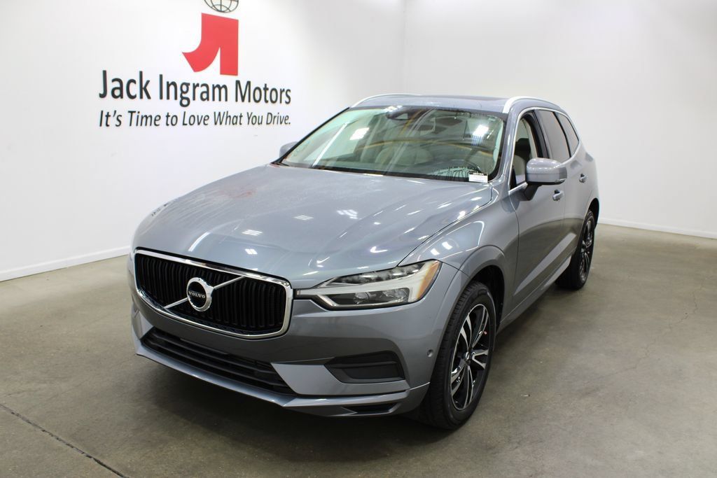 Used 2018 Volvo XC60 T6 Momentum w/ Convenience Package AWD/4WD image 2