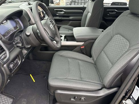 New 2026 RAM 1500 4x4 Crew Cab image 7