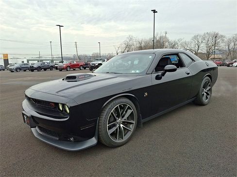 Used 2016 Dodge Challenger R/T Scat Pack image 6