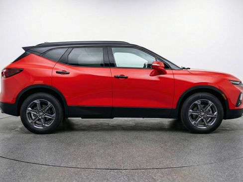 Used 2025 Chevrolet Blazer LT image 11