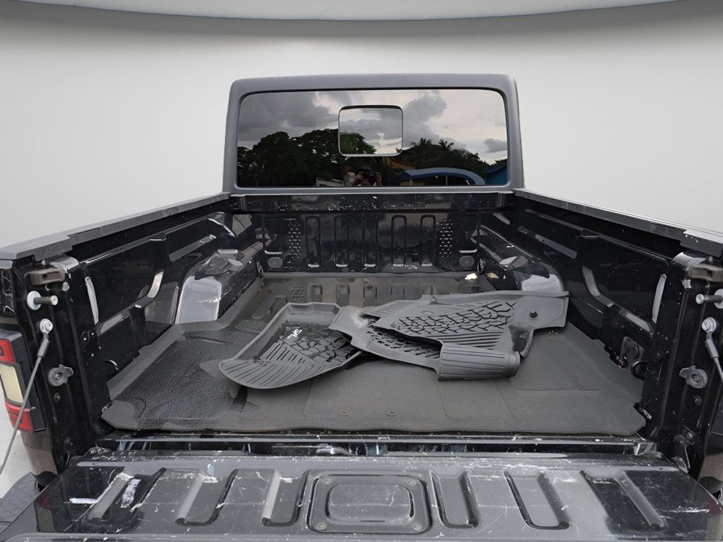 Used 2022 Jeep Gladiator Sport AWD/4WD image 10