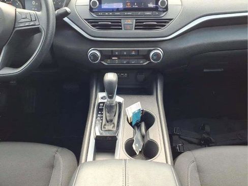 Certified 2025 Nissan Altima 2.5 S image 12