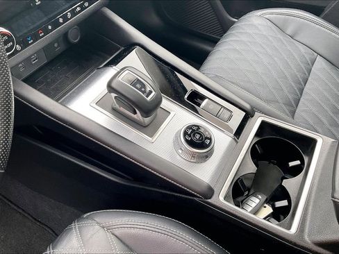Used 2023 Mitsubishi Outlander SEL AWD/4WD image 16