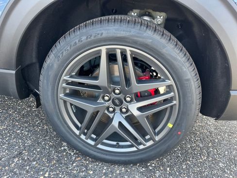 New 2026 Ford Explorer ST-Line w/ ST-Line Street Pack image 24