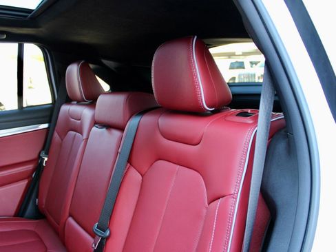 Used 2024 Jeep Wagoneer Launch Edition image 12