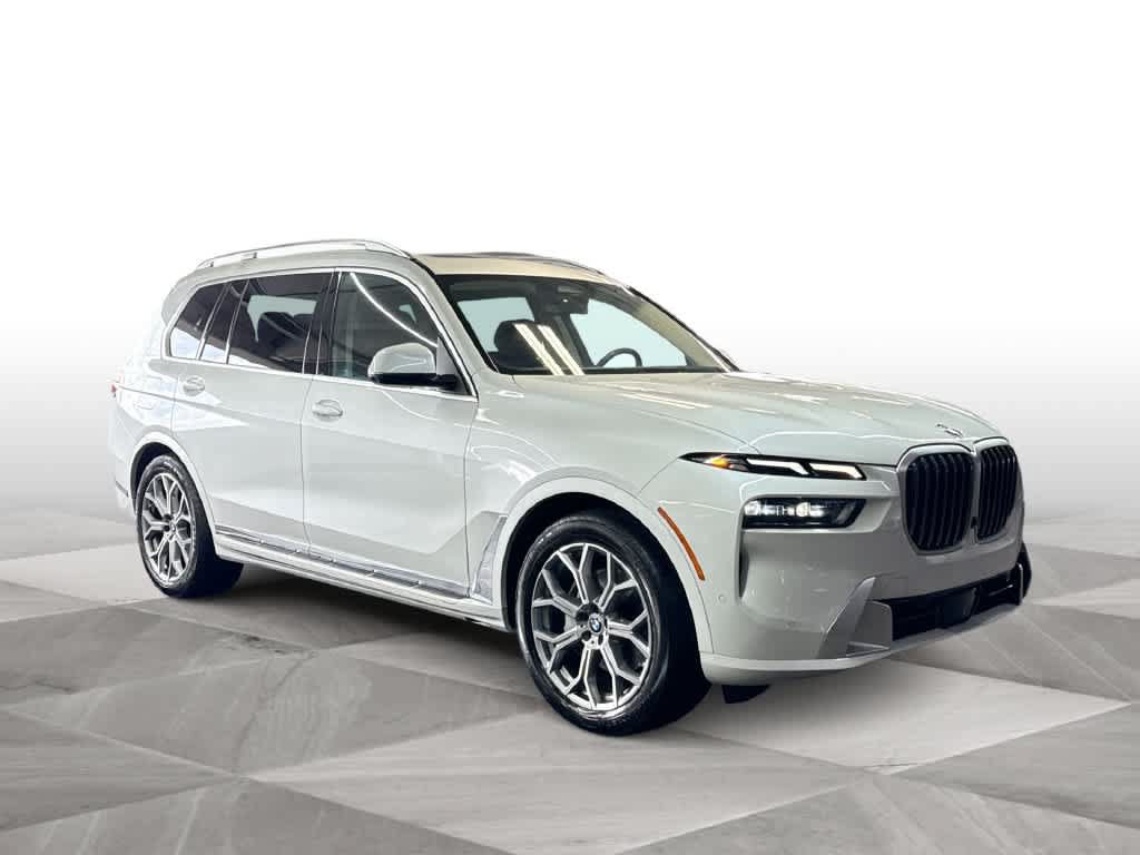 Used 2026 BMW X7 xDrive40i AWD/4WD image 2