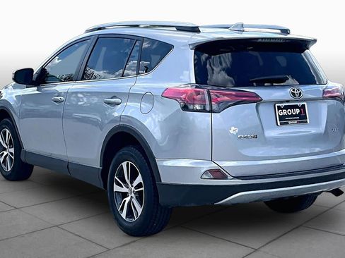 Used 2018 Toyota RAV4 XLE w/ Plus Extra Value Package FWD image 11