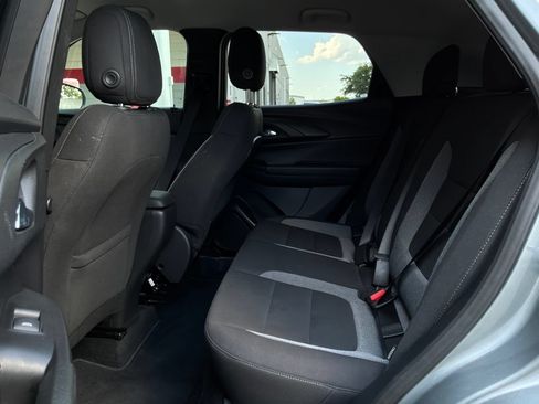 Used 2025 Chevrolet TrailBlazer LT FWD image 11