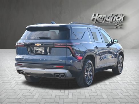 Used 2024 Chevrolet Traverse LT image 10