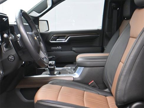Used 2024 Chevrolet Silverado 1500 High Country image 9