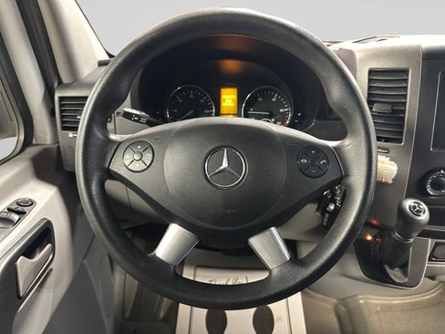 Used 2016 Mercedes-Benz Sprinter 2500 image 16